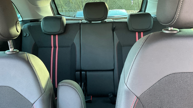 Vauxhall Crossland 1.2 Turbo SRi Nav 5dr Petrol Hatchback